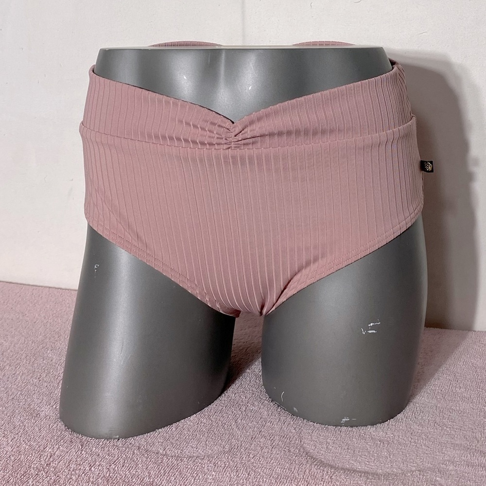 5/$25 La Vie En Rose Aqua Dusty Pink Ribbed Bikini Bottoms M
